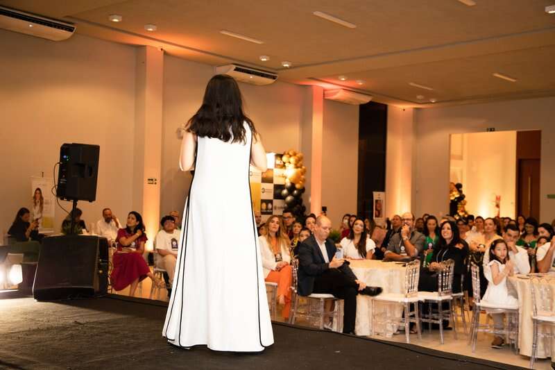 Aline Alencar em grande evento