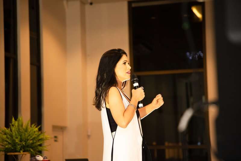 Aline Alencar close no palco
